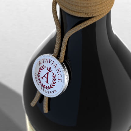 Plaquitas y cadenas personalizadas para destilados y vinos